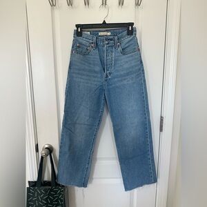 Levi's Ribcage Straight Ankle Jeans